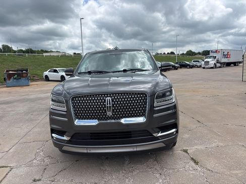 Used 2018 Lincoln Navigator Reserve w/ Cargo Package AWD/4WD image 3