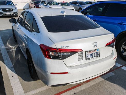 Used 2023 Honda Civic Sport image 3