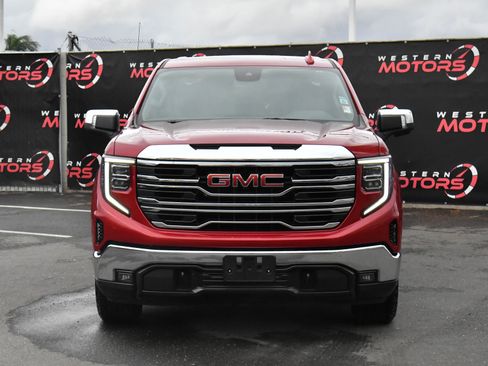 Used 2024 GMC Sierra 1500 SLT image 2