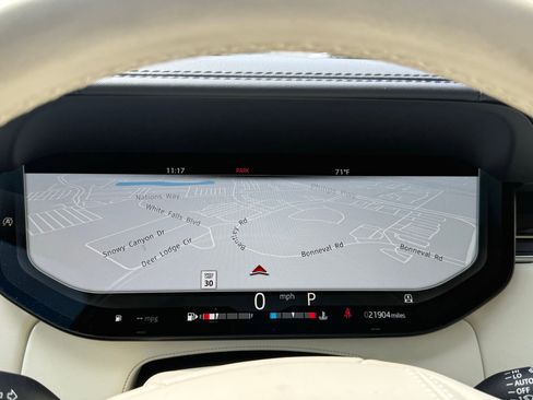 Used 2023 Land Rover Range Rover Long Wheelbase Autobiography image 39