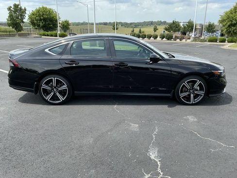 Used 2024 Honda Accord Sport image 2