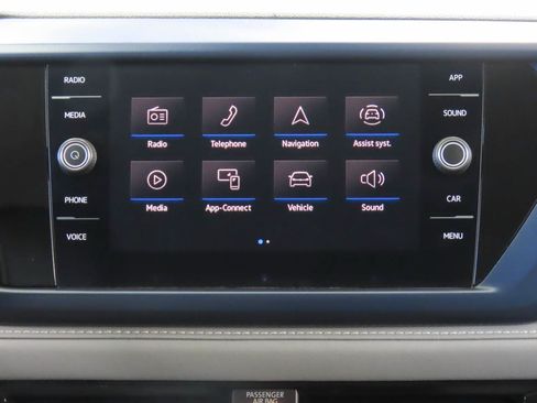 Used 2024 Volkswagen Taos SE FWD image 15