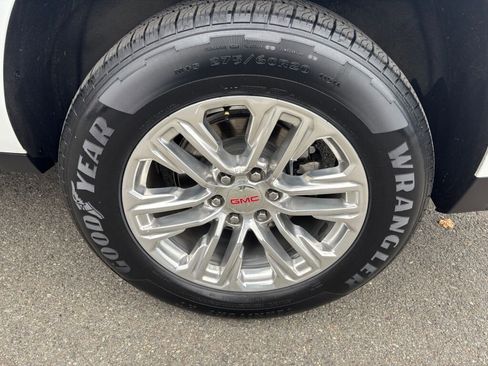 Certified 2024 GMC Yukon XL SLE image 13