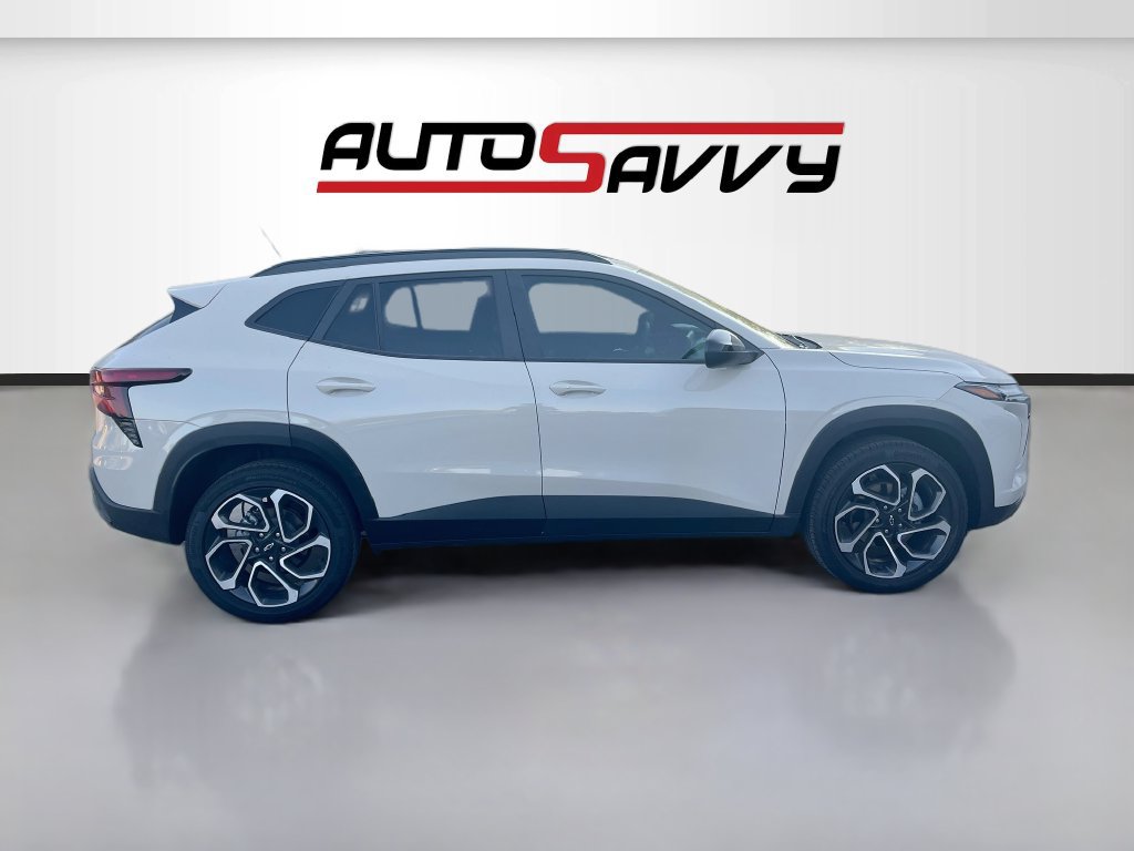 Used 2026 Chevrolet Trax RS w/ Sunroof Package FWD image 8