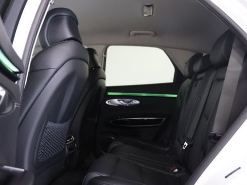 New 2026 Genesis GV70 2.5T AWD/4WD image 33