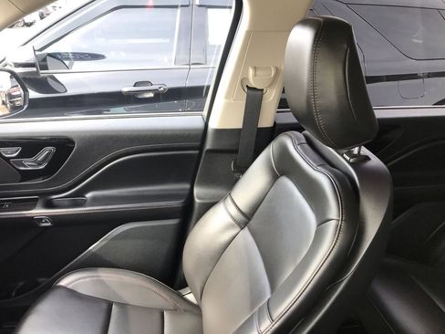 Used 2023 Lincoln Aviator Standard image 24