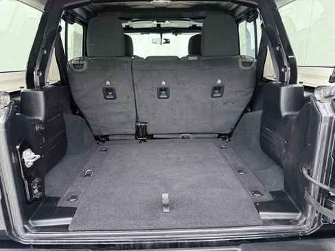 Used 2023 Jeep Wrangler Unlimited Sport AWD/4WD image 14