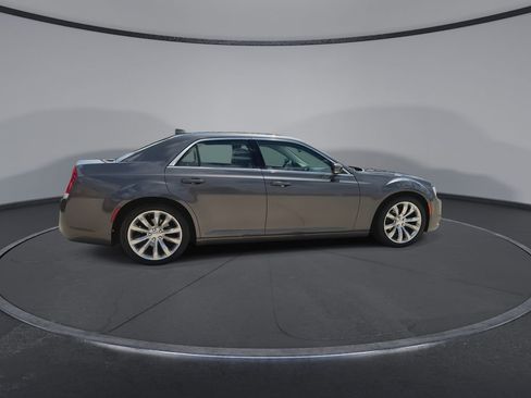 Used 2019 Chrysler 300 Touring L w/ Quick Order Package 22F RWD image 9