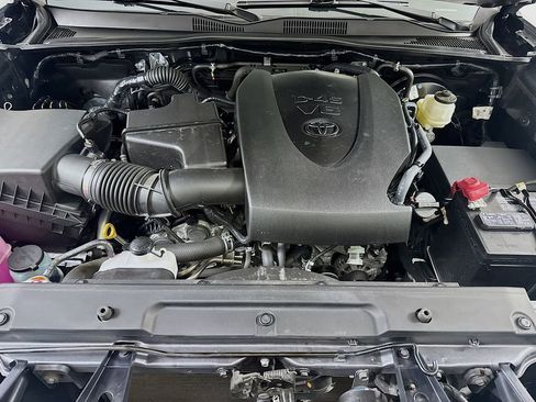 Used 2021 Toyota Tacoma TRD Sport image 25