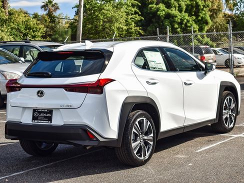 New 2026 Lexus UX 300h FWD image 6