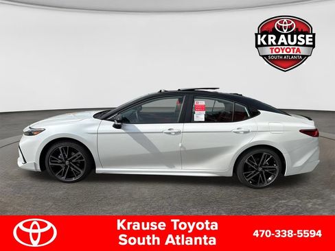 New 2026 Toyota Camry Hybrid FWD image 4