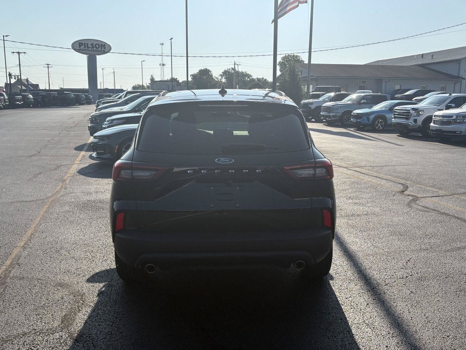 Used 2025 Ford Escape ST-Line FWD image 21