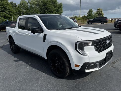 Certified 2026 Ford Maverick Lariat w/ Black Appearance Package AWD/4WD image 4