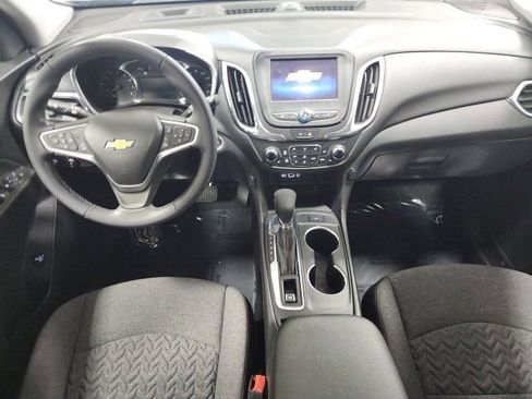 Used 2022 Chevrolet Equinox LT FWD image 2