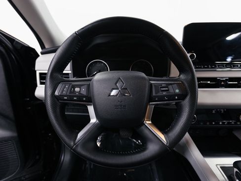 Used 2022 Mitsubishi Outlander SEL image 10