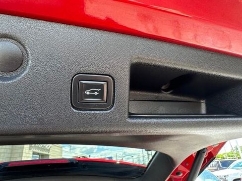 Used 2023 Chevrolet Equinox RS FWD image 21