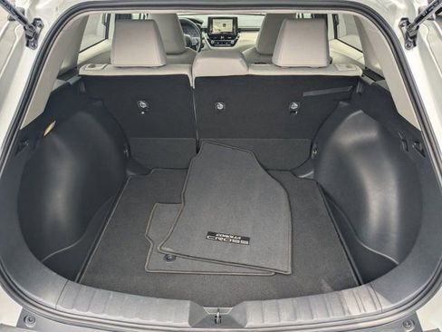 Used 2024 Toyota Corolla Cross LE FWD image 16
