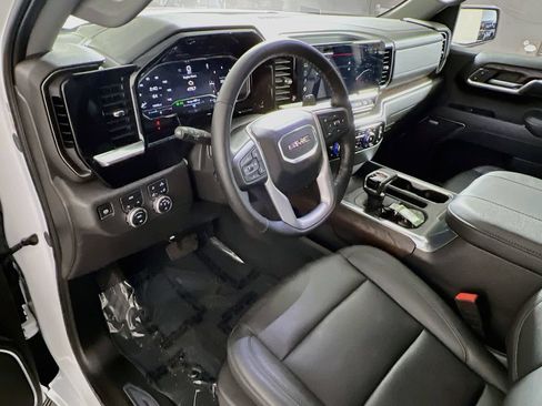 Used 2025 GMC Sierra 1500 SLT w/ SLT Premium Plus Package AWD/4WD image 14