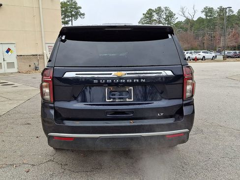 Used 2023 Chevrolet Suburban LT image 5