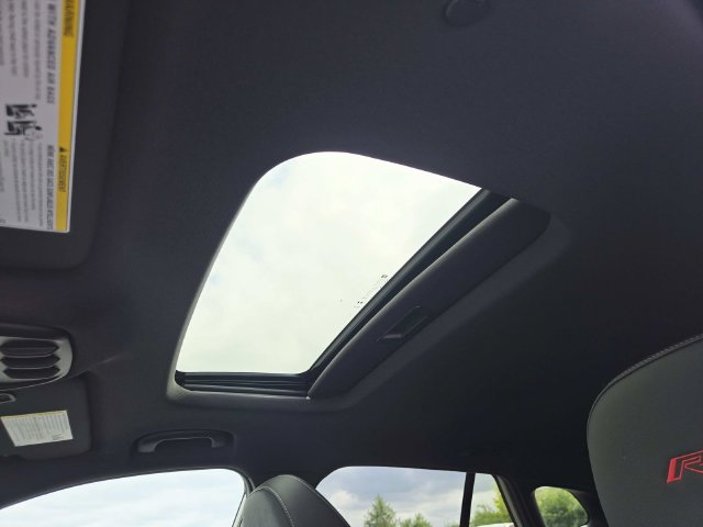 New 2026 Chevrolet Trax RS w/ Sunroof Package FWD image 9