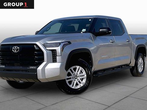 Used 2025 Toyota Tundra SR5 w/ SR5 Premium Package AWD/4WD image 1