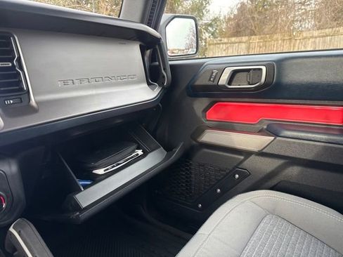 Certified 2022 Ford Bronco Outer Banks w/ Sasquatch Package image 27