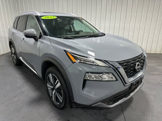 Used 2023 Nissan Rogue SL video 2