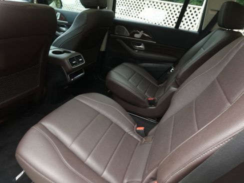 Used 2022 Mercedes-Benz GLS 450 4MATIC image 22