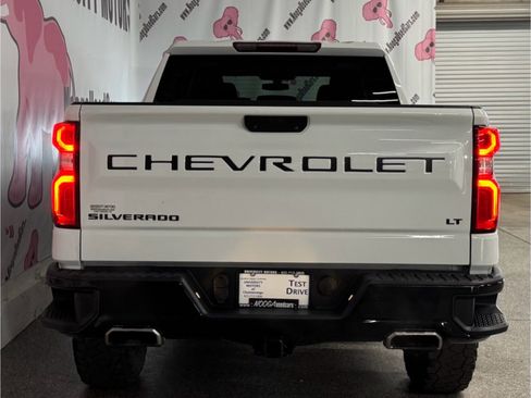 Used 2021 Chevrolet Silverado 1500 LT Trail Boss w/ Bed Protection Package image 12