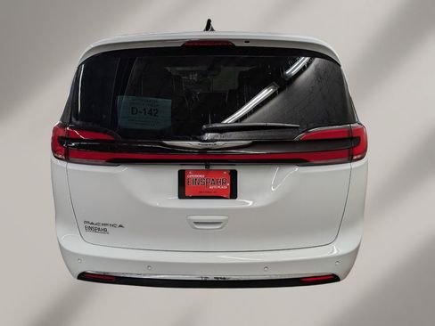 New 2026 Chrysler Pacifica Select image 25