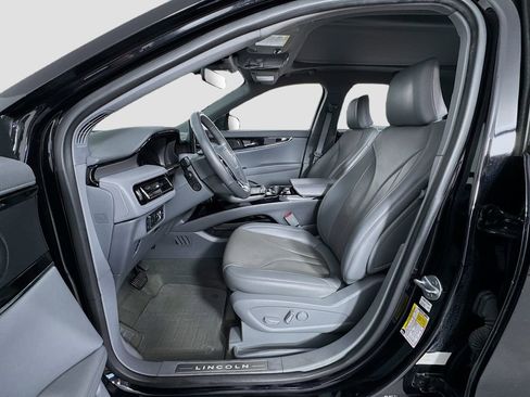 Used 2022 Lincoln Nautilus Reserve AWD/4WD image 12