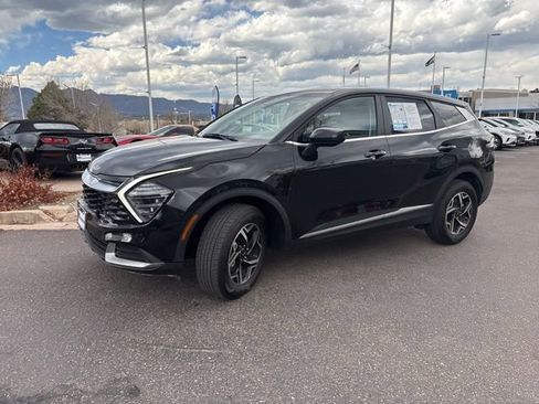 Used 2024 Kia Sportage LX AWD/4WD image 3