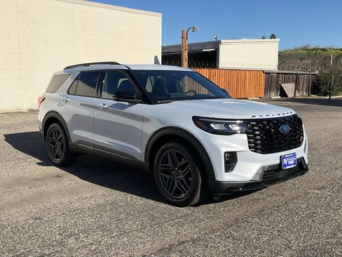 New 2026 Ford Explorer ST w/ Sun And Sound Package image 8