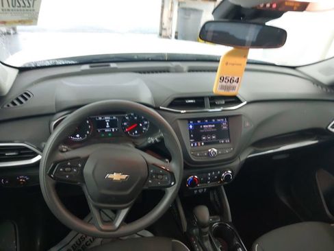 Used 2023 Chevrolet TrailBlazer LS FWD image 13