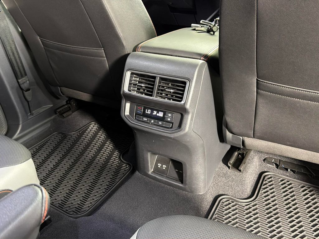 Used 2025 Volkswagen Atlas Peak Edition SE AWD/4WD image 35