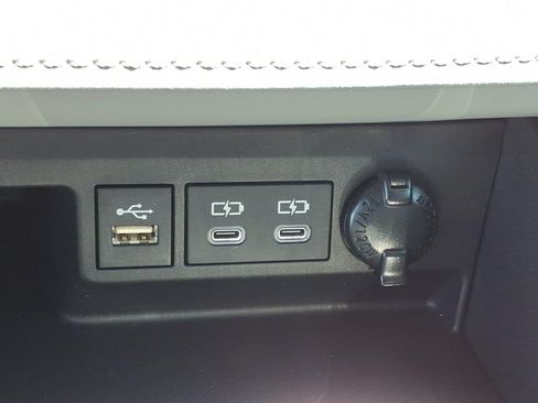 New 2026 Toyota Highlander Platinum AWD/4WD image 15