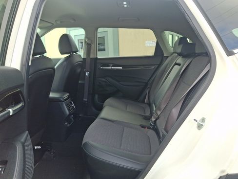 Used 2023 Kia Seltos S w/ Navigation Package AWD/4WD image 10