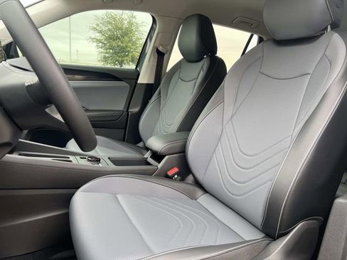 New 2026 Volkswagen Tiguan SE image 11