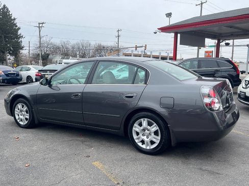 Used 2005 Nissan Altima 2.5 S w/ (S02) Side Airbags Pkg image 2