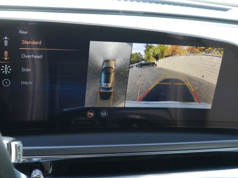 Certified 2024 Cadillac Lyriq Tech w/ Driver Assist Package image 17