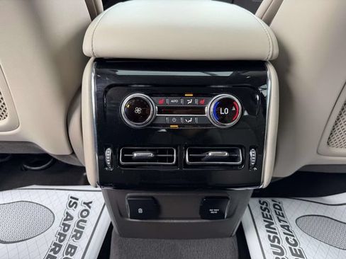 Used 2023 Lincoln Aviator AWD w/ Premium Package image 16