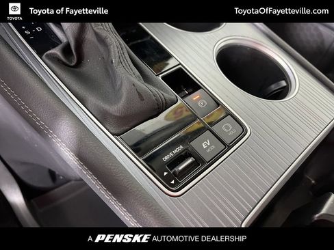 Used 2025 Toyota Sienna LE w/ LE Plus Package image 36