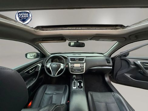 Used 2017 Nissan Altima 2.5 SL w/ Moonroof Package FWD image 14