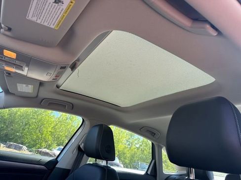 Used 2024 Volkswagen Jetta SE w/ Panoramic Sunroof Package FWD image 20