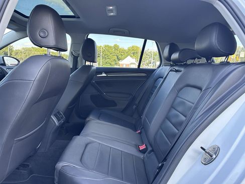 Used 2015 Volkswagen Golf S FWD image 25