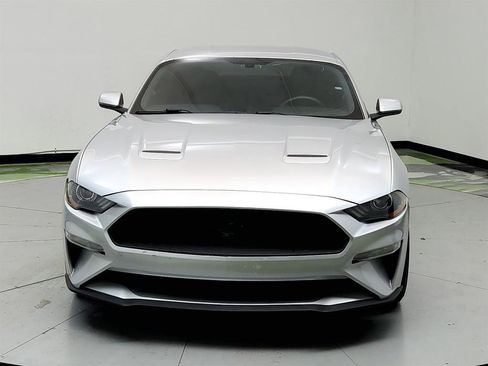 Used 2019 Ford Mustang Coupe RWD image 2