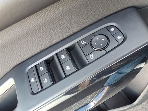 New 2025 Nissan Pathfinder S image 17