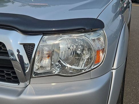 Used 2011 Toyota Tacoma 4x4 Double Cab w/ SR5 Pkg #2 image 10