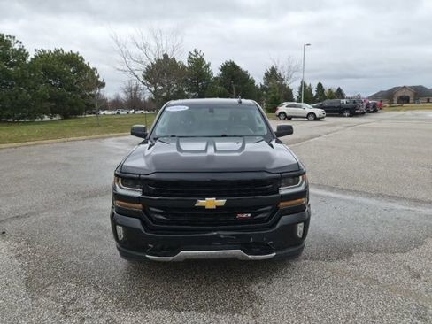 Used 2018 Chevrolet Silverado 1500 LT w/ All Star Edition image 2