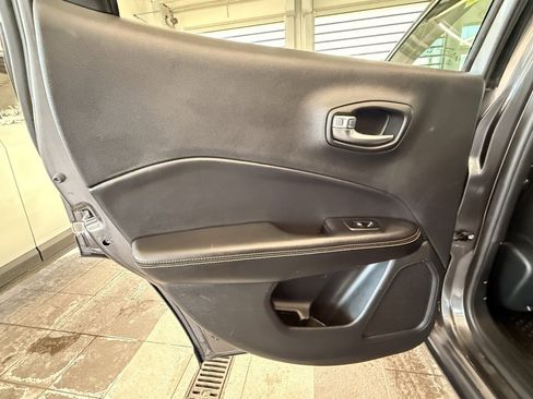 Used 2019 Jeep Compass Latitude w/ Cold Weather Group image 31